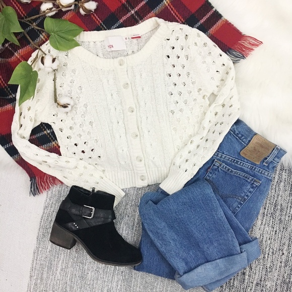 Anthropologie Sweaters - Anthro. Yoon cream cropped open weave cardigan M